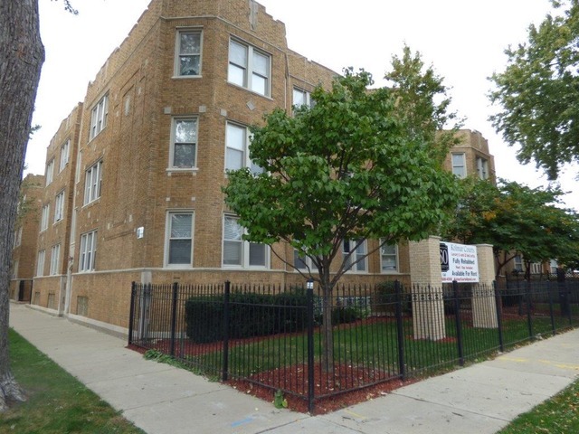 4564 W George St in Chicago, IL - Building Photo