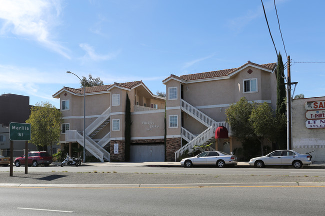 Pacific Oaks Apartments in Chatsworth, CA - Building Photo - Building Photo