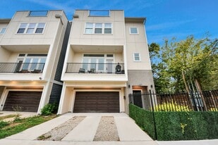 2007 Briley St in Houston, TX - Building Photo