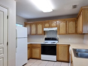 1907 Maria Isabel Dr, Unit D in Weslaco, TX - Building Photo - Building Photo