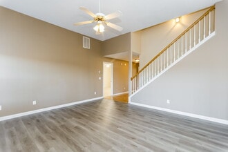 5335 Yoshino Terrace in Powder Springs, GA - Foto de edificio - Building Photo