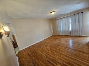 30503 Dover Ave in Warren, MI - Building Photo - Building Photo