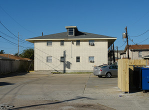 220 Georgia Ct in Metairie, LA - Building Photo - Building Photo