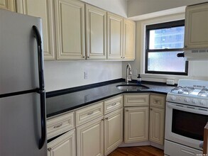 65 W Broadway in Long Beach, NY - Building Photo - Building Photo