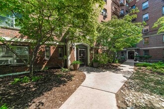 100 E Palisade Ave in Englewood, NJ - Building Photo - Building Photo