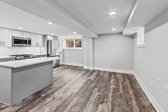 2144 W Shakespeare Ave in Chicago, IL - Building Photo - Building Photo