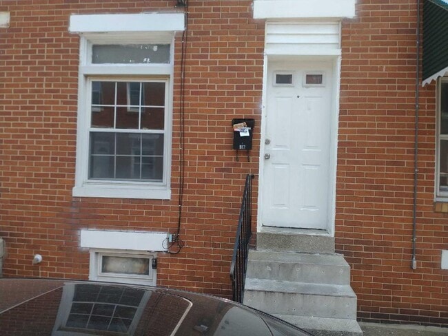 property at 917 N Streeper St