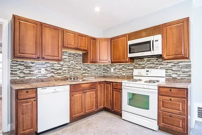 28 Moreland St, Unit 1