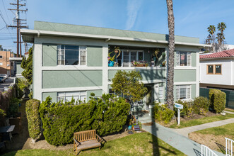 33 Kennebec Ave in Long Beach, CA - Building Photo - Building Photo