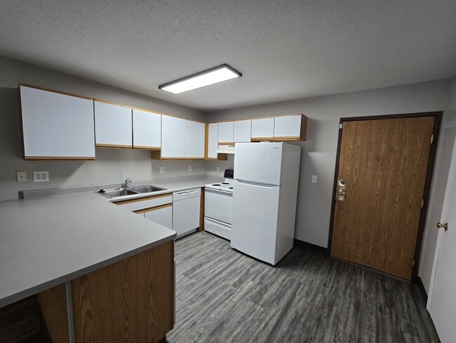 60 Miller Ave SW
