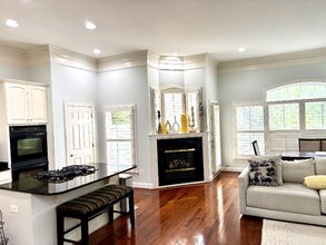 10017 Blake Ln in Oakton, VA - Building Photo - Building Photo