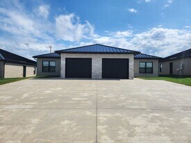 370-a SE 95th Rd in Warrensburg, MO - Building Photo