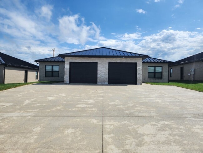 property at 370-a SE 95th Rd