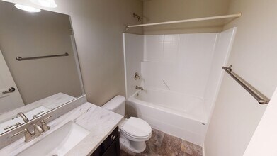 7210 E Taylor St in Port Orchard, WA - Building Photo - Building Photo