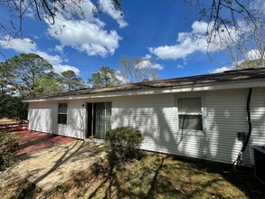 1827 Salmon Dr in Tallahassee, FL - Building Photo - Building Photo