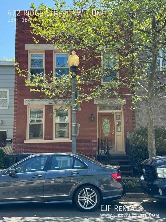 472 Ridge St NW in Washington, DC - Foto de edificio