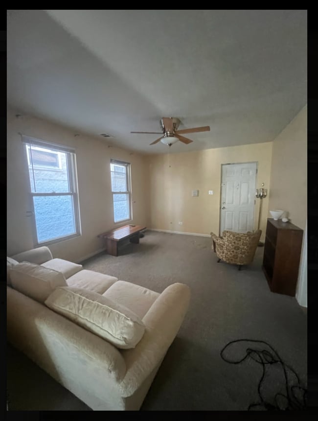 821 N Hermitage Ave, Unit #  02R in Chicago, IL - Foto de edificio - Building Photo