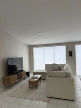 10000 NW 43rd Terrace in Doral, FL - Building Photo - Building Photo