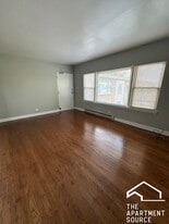 8144 1/2 N Milwaukee Ave in Niles, IL - Building Photo