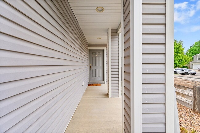 7994 S Kalispell Way in Englewood, CO - Building Photo - Building Photo