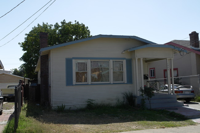 1944 Auseon Ave in Oakland, CA - Building Photo - Building Photo