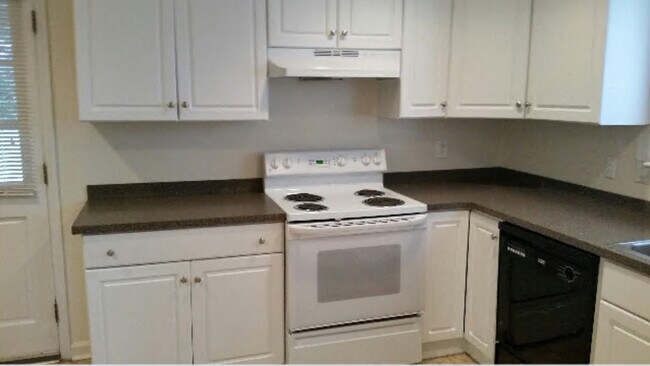 427 Bertonley Ave in Charlotte, NC - Building Photo - Building Photo