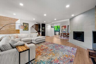 670 Crescent Ln in Lakewood, CO - Building Photo - Building Photo