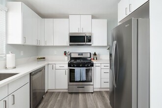 2454 Union St in San Diego, CA - Foto de edificio - Building Photo