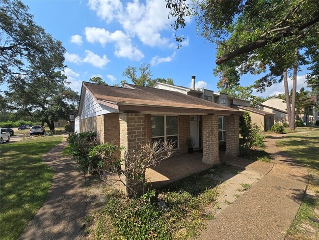 12459 W Village Dr in Houston, TX - Building Photo - Building Photo