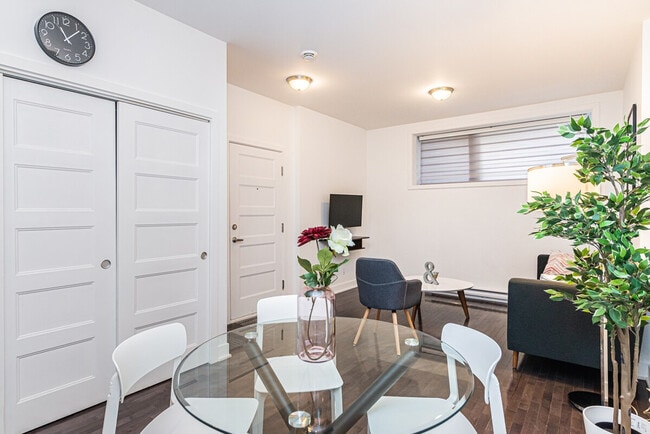 3505 Rue De Bullion, Unit SI ID1261810P