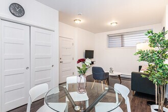3505 Rue De Bullion in Montréal, QC - Building Photo - Building Photo