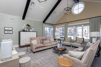 Draper Village in Draper, UT - Foto de edificio - Interior Photo