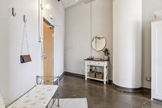 500 Robert St N in St. Paul, MN - Building Photo - Building Photo