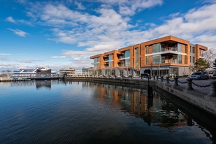 Harbor Verandas in Cleveland, OH - Building Photo