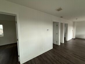 517 W 57th St, Unit 515 W 57th Unit A in Los Angeles, CA - Building Photo - Building Photo