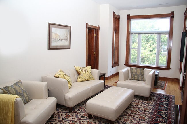 857 W Newport Ave in Chicago, IL - Building Photo - Building Photo