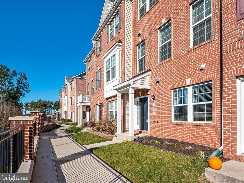 1047 Ironwood Ln in Severn, MD - Building Photo