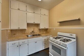 2730 T St in Sacramento, CA - Building Photo - Building Photo