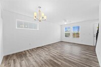 310 Newbridge Wy photo'