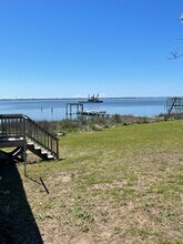 115 Waterfront Ave in Newport, NC - Building Photo - Building Photo
