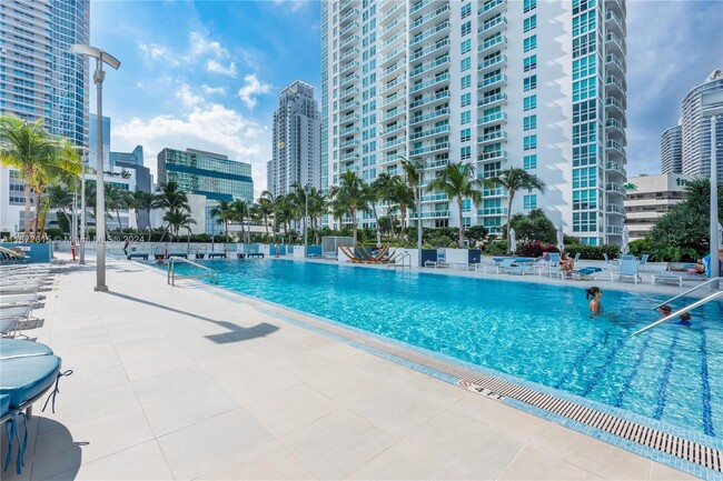 property at 950 Brickell Bay Dr