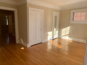 602 W 3rd St, Unit 1 in Royal Oak, MI - Foto de edificio - Building Photo