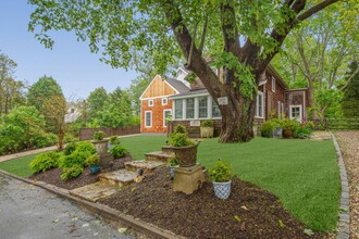 48 Grand St in Sag Harbor, NY - Building Photo - Building Photo