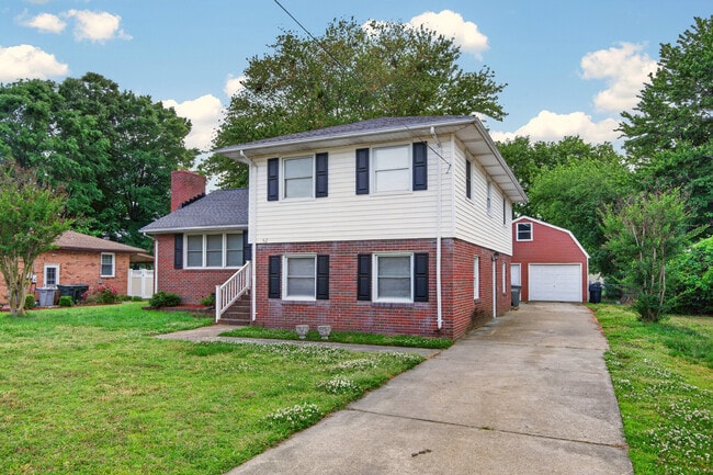 62 Cline Dr in Hampton, VA - Building Photo - Building Photo