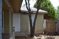 911 Fieldwood Dr in Austin, TX - Foto de edificio - Building Photo