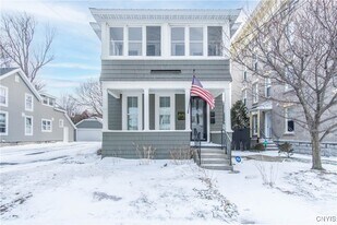 325 Holcomb St in Watertown, NY - Building Photo