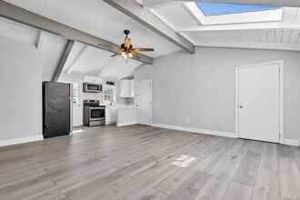 15 Sunset Terrace in Essex, CT - Building Photo - Building Photo