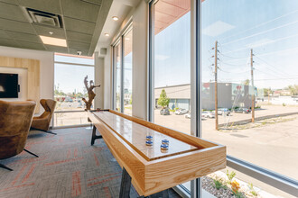 1600 Hoyt in Lakewood, CO - Foto de edificio - Interior Photo