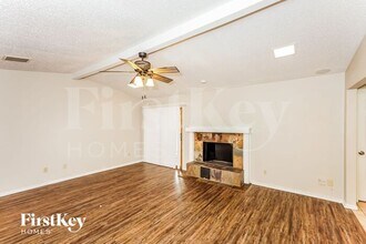 2012 Garden Oaks Dr in Arlington, TX - Building Photo - Building Photo