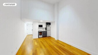 659 10th Ave in New York, NY - Building Photo